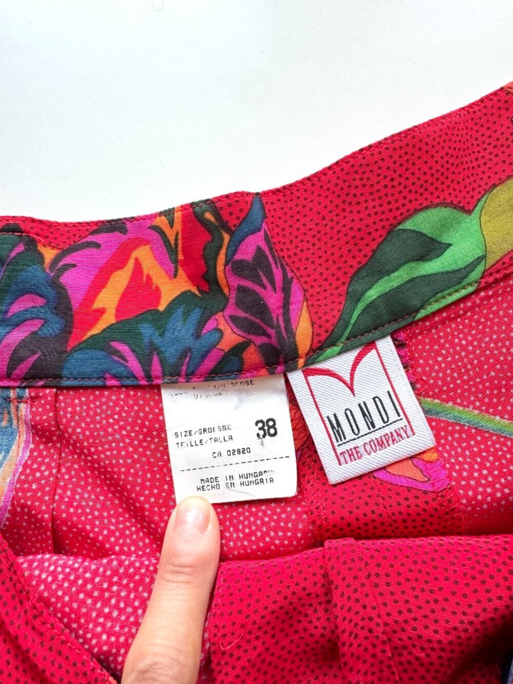 Vintage 80's MONDI Red Floral ViscosePleated A-Line Midi Skirt, Size 18 - Picture 14 of 14